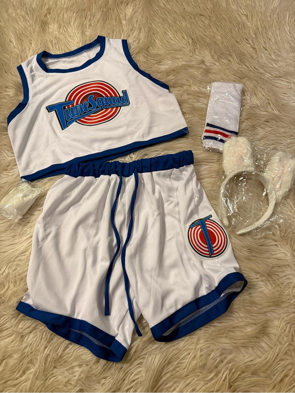 Women’s Lola bunny costume (D3)